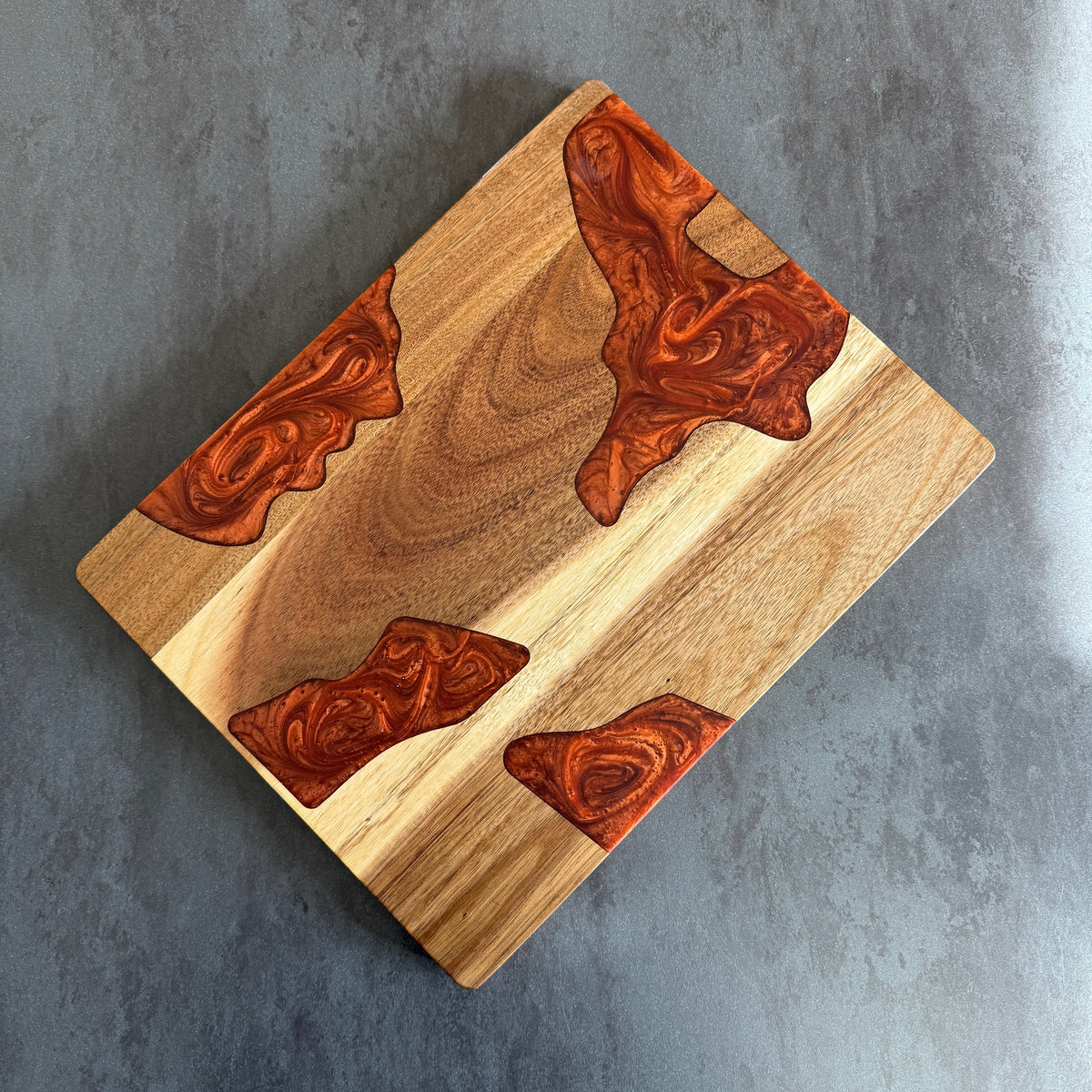 TAGLIERE ARTIGIANALE - LEGNO DI ACACIA E RESINA