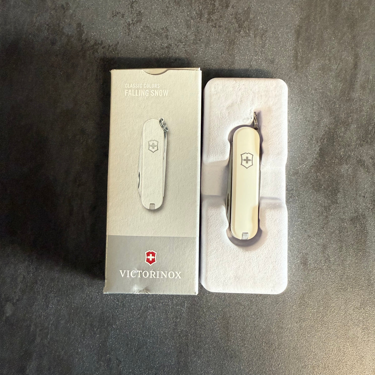 VICTORINOX - CLASSIC - FALLING SNOW